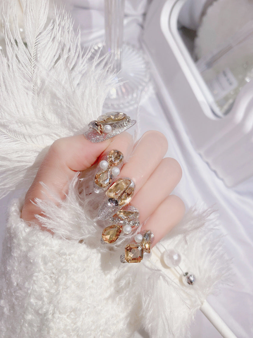 Radiant Elegance: Box Set of Sparkling Gem Fake Nails
